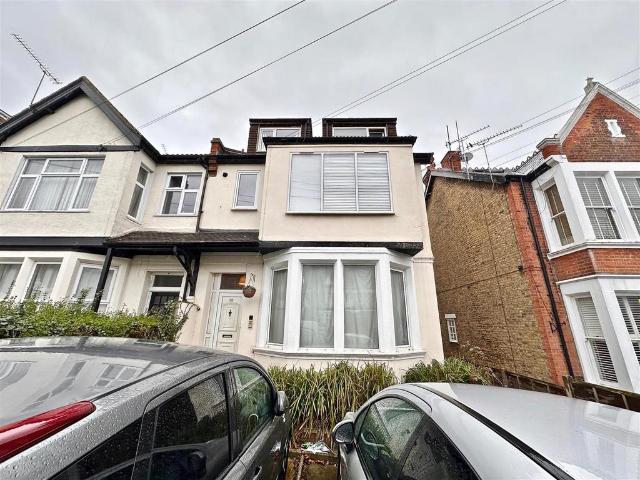 Manor Road, Westcliff On Sea 1 bed flat to rent £950 pcm £219 pw