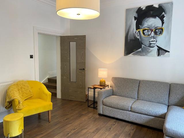 Manor Street, Falkirk FK1, 1 bed flat to rent, £700 pcm | PrimeLocation