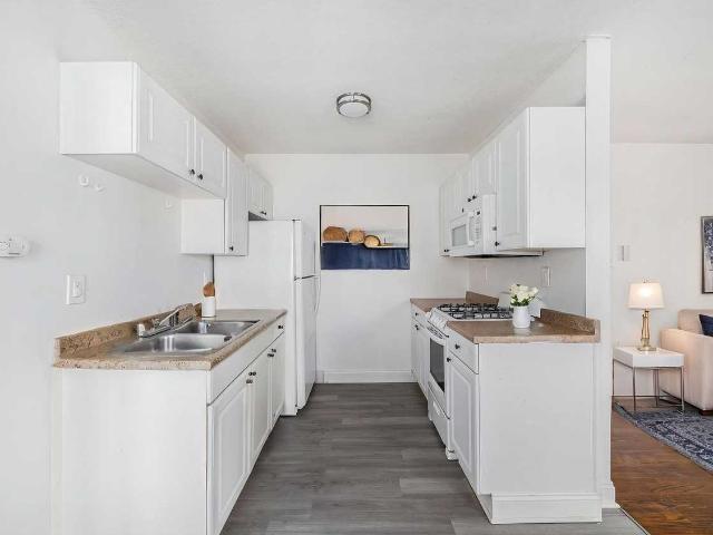 Manorsouth 1 Bedroom Apartment for Rent at 2729 Campbell St, Kansas City, MO 64109 Longfellow
