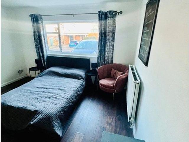 Manorville Road, Hemel Hempstead HP3, 1 bed flat to rent, £1,200 pcm | PrimeLocation