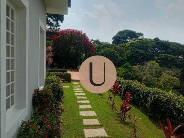 Mansão Exclusiva no Jardim Guedala: 770m², 5 Suítes e Lazer Completo