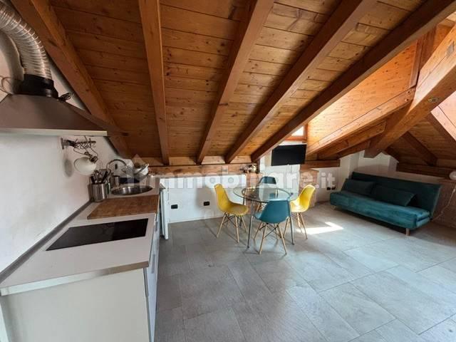 Mansarda via Corsico 9, Navigli Darsena, Milano