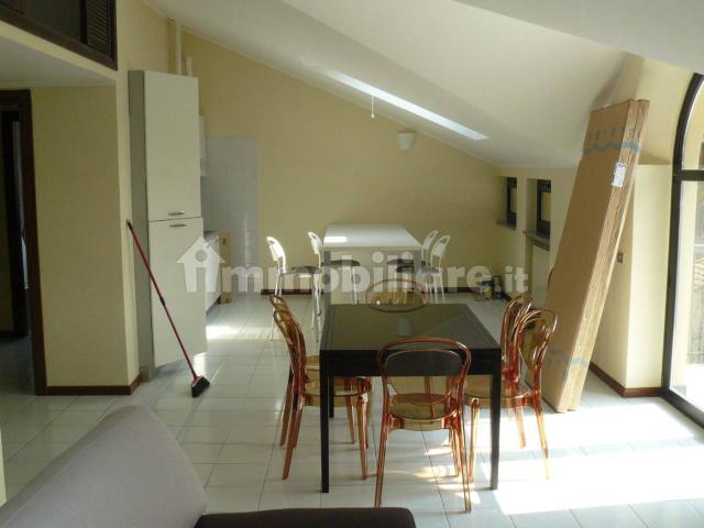 Mansarda via Amatore Sciesa 22, Centro, Vedano Olona