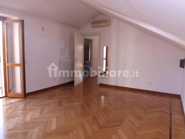 Mansarda via Lorenzo Mascheroni 17, Pagano, Milano