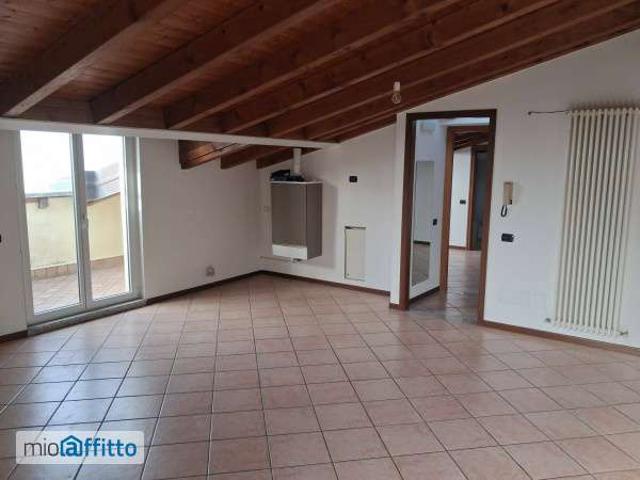 Mansarda arredata con terrazzo Centro