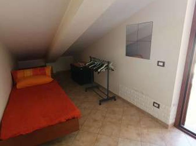 Mansarda arredata con terrazzo Locri