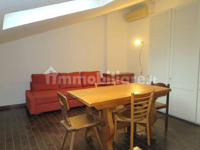 Mansarda buono stato, 47 m², Centro Storico, Bologna