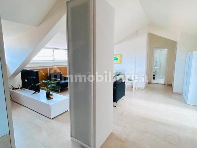 Mansarda buono stato, 90 m², Centro, Riccione