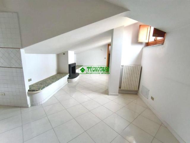Mansarda con box in via degli orti, Mercogliano