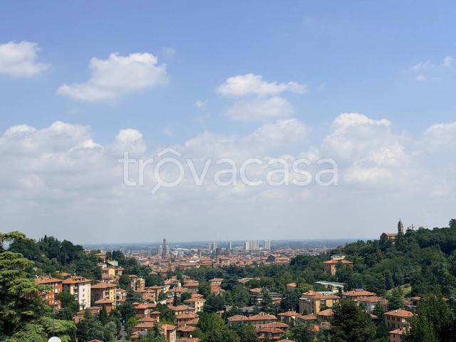 Mansarda in affitto a Bologna, Colli San Mamolo