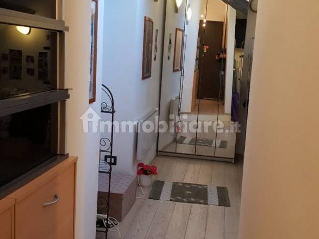 Mansarda ottimo stato, 29 m², Pezzotti Meda, Milano