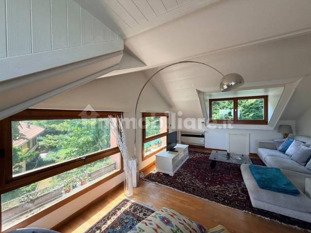 Mansarda ottimo stato, 85 m², Colli San Mamolo, Bologna