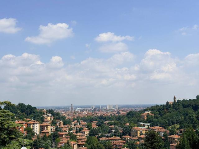Mansarda ottimo stato, 85 m², Colli San Mamolo, Bologna