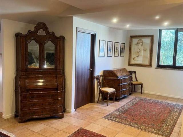 Mansarda ottimo stato, 98 m², Centro, Gallarate