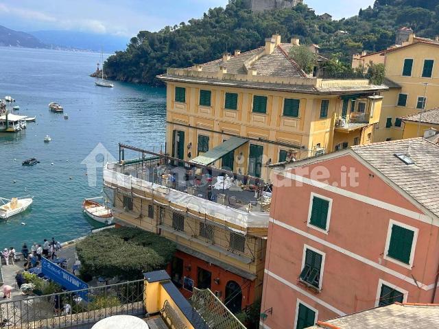 Mansarda piazza Martiri dell'Olivetta, Portofino