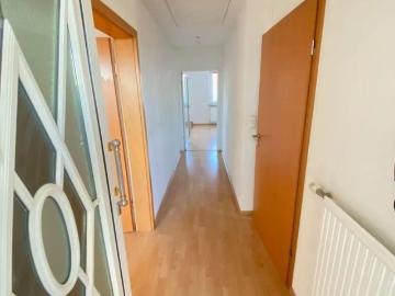 MANSARDENWOHNUNG IN DER GEORG GRINNINGER STR. IN TRAUN