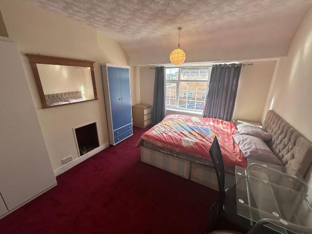 Mansell Road, Greenford UB6, 3 bed shared accommodation to rent, £590 pcm | PrimeLocation