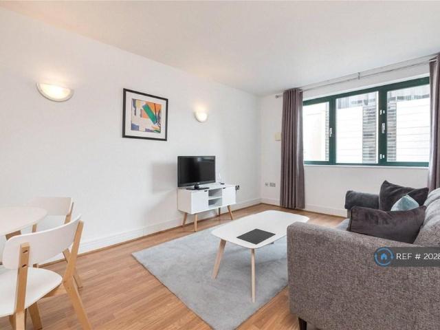 Mansell St, London, E1 1 bed flat to rent £2,300 pcm £531 pw