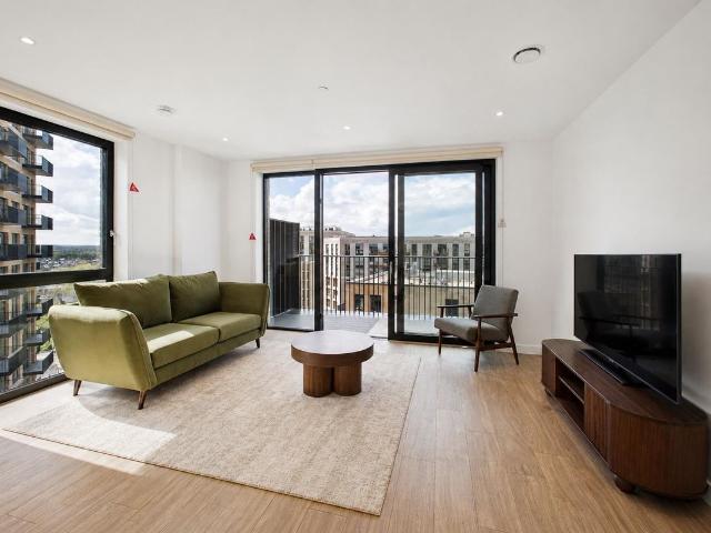 Manser House, Brentford | London TW8, 2 bed flat to rent, £2,700 pcm | PrimeLocation
