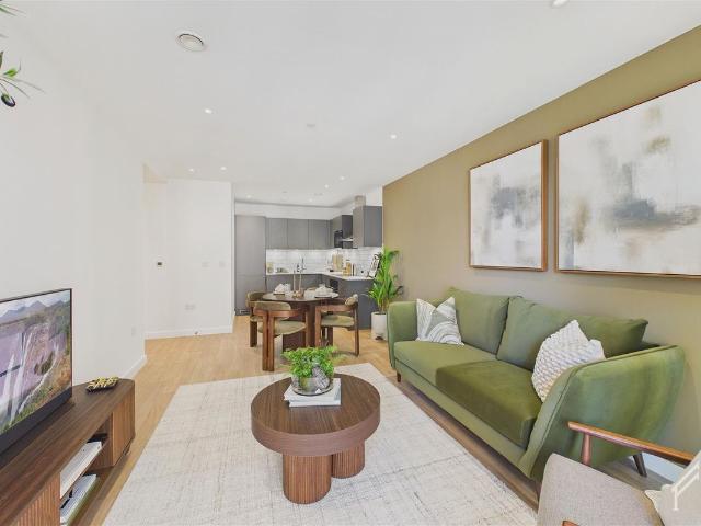 Manser House, London TW8, 2 bed flat to rent, £2,650 pcm | PrimeLocation