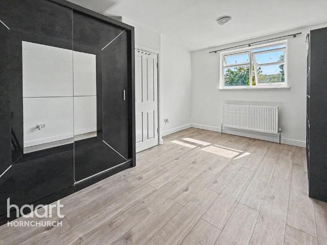 Manser Road, Rainham 5 bed semi detached house to rent £2,700 pcm £623 pw