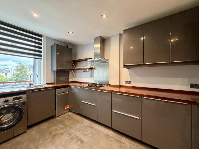 Mansfield Avenue, Musselburgh EH21 3 bed apartment to rent £1,750 pcm £404 pw