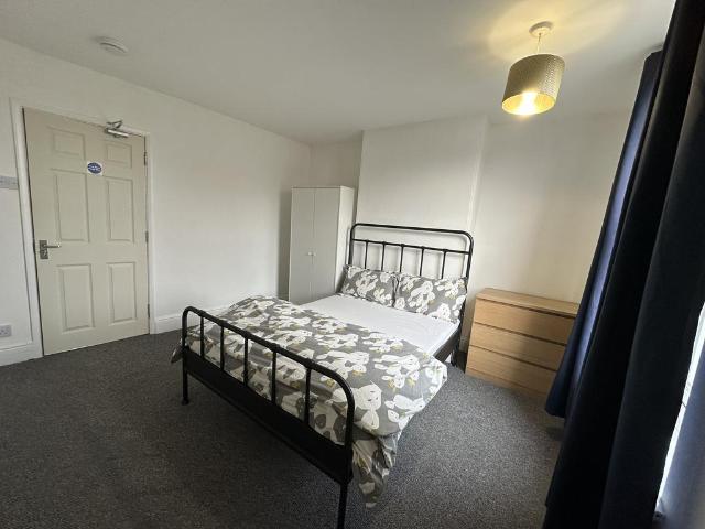 Mansfield Road, Warsop NG20 4 bed house of multiple occupation to rent £420 pcm £97 pw