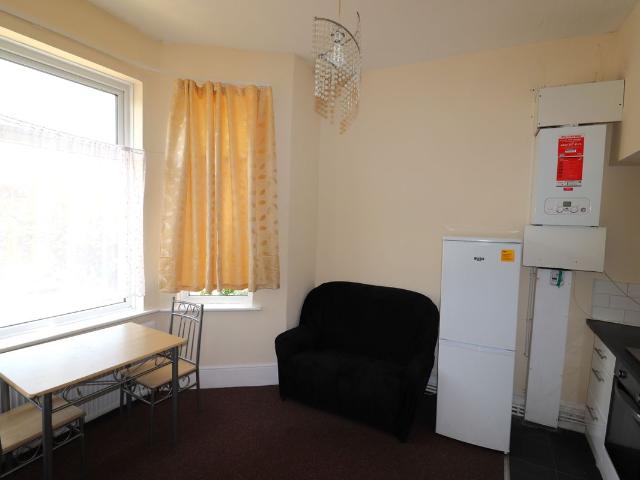 Mansfield Road, Ilford IG1, 1 bed flat to rent, £1,250 pcm | PrimeLocation