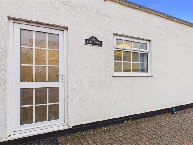 Mansfield Road NG5, 1 bed bungalow to rent, £800 pcm | PrimeLocation