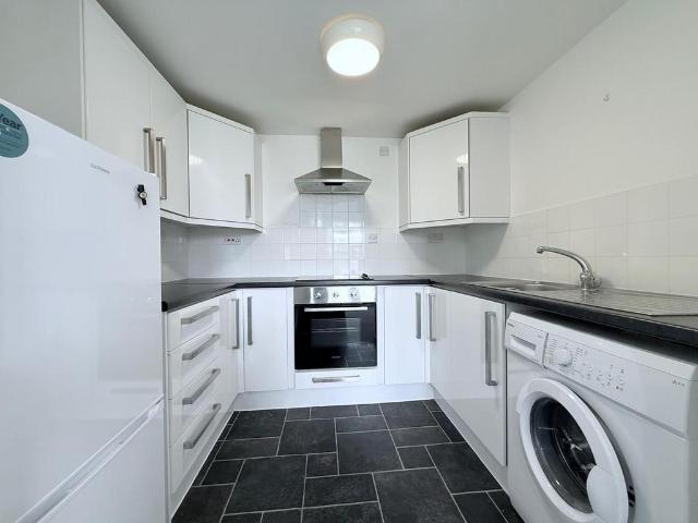 Mansfield Road, Nottingham, NG1 1 bed flat to rent £805 pcm £186 pw