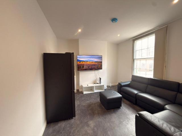 Mansfield Road, Nottingham, NG1 3HW 1 bed in a house share to rent £625 pcm £144 pw
