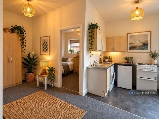 Mansfield Road, Nottingham, NG5 1 bed flat to rent £700 pcm £162 pw
