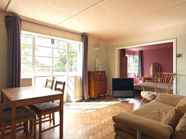 Mansfield Road, Nottingham NG5 2 bed flat to rent £950 pcm £219 pw