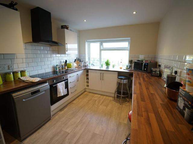 Mansfield Road, Nottingham. 6 bed house to rent £3,510 pcm £810 pw