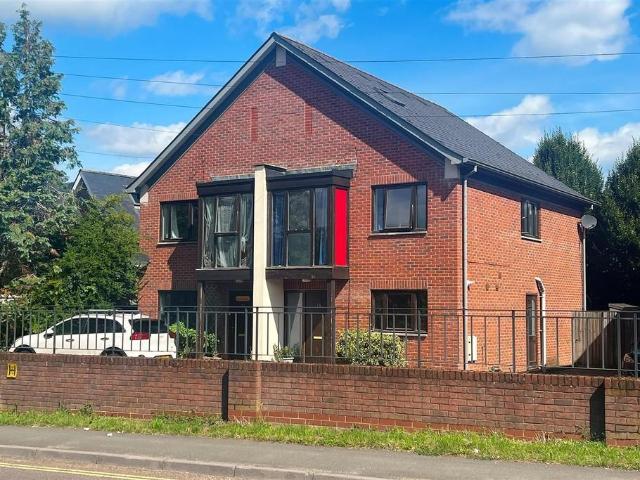 Mansfield Road, Ringwood 4 bed semi detached house to rent £1,950 pcm £450 pw
