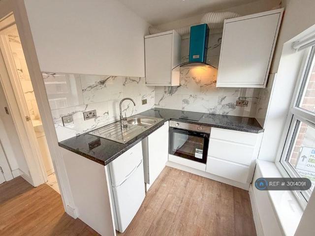 Mansfield Rd All Inclusive. 1 bed in a house share to rent £850 pcm £196 pw