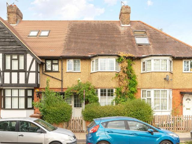 Manship Road, Mitcham, London, CR4 3 bed terraced house to rent £2,500 pcm £577 pw