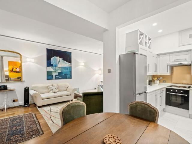 Manson Place, South Kensington. 1 bed flat to rent £5,000 pcm £1,154 pw