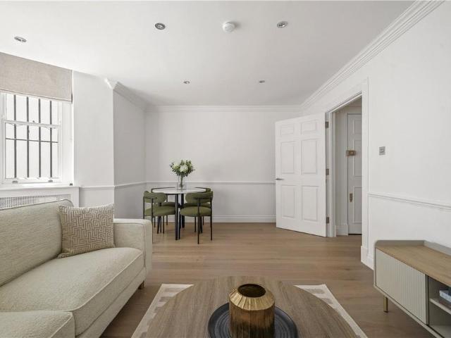 Manson Place, South Kensington. 2 bed apartment to rent £4,350 pcm £1,004 pw