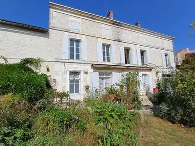 Mansle 16230 Achat / Vente maison 9 pièces t9 terrasse