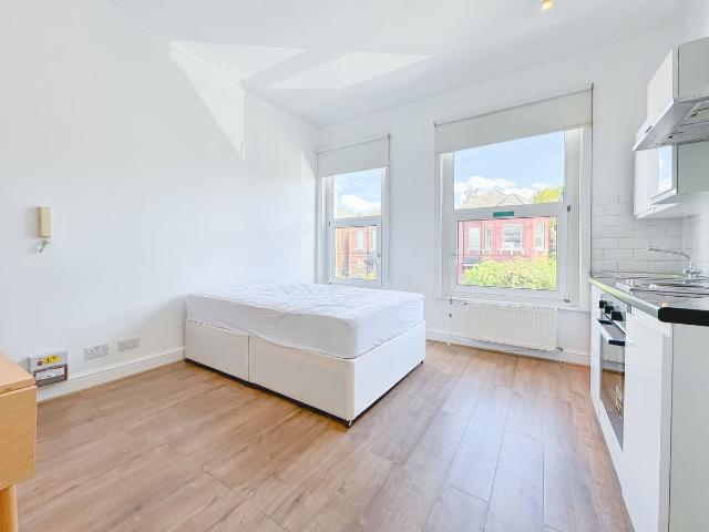 Manstone Road, Kilburn NW2, Studio to rent, £1,300 pcm | PrimeLocation