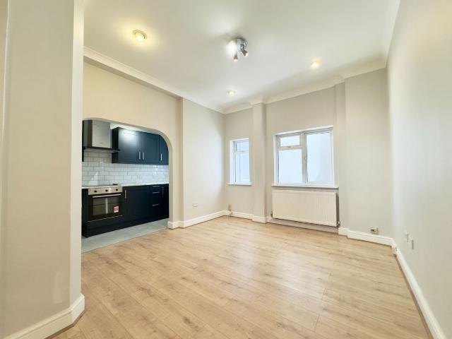 Manstone Road, London NW2, 1 bed flat to rent, £1,582 pcm | PrimeLocation