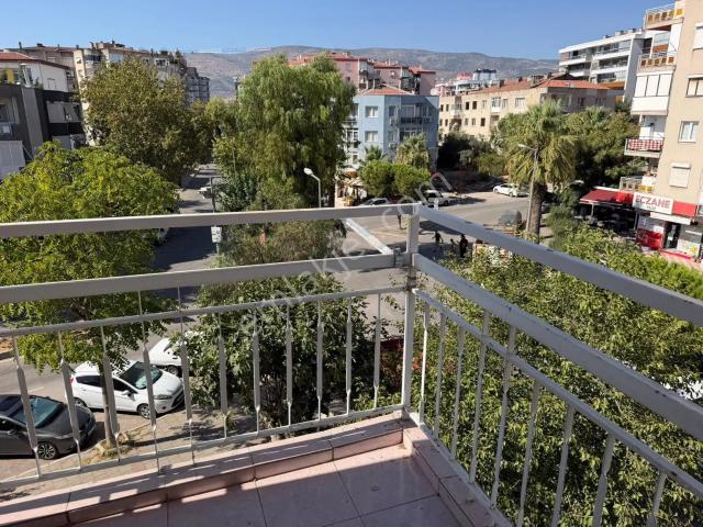 Mansuroğlu Mahallesi Satılık 3+1 Aydınlık Ara Kat Daire