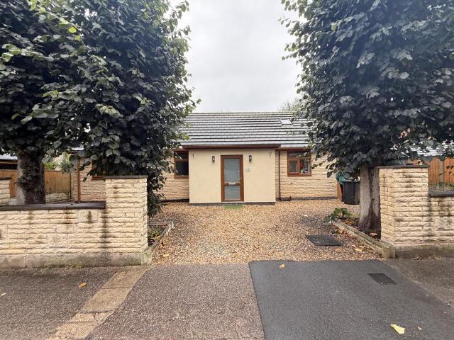 Mabel Avenue, Sutton in Ashfield, NG17 2 bed detached bungalow to rent £1,200 pcm £277 pw