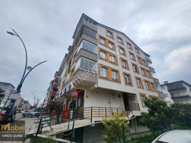 Mabel Den Durugöl`desatılık 2+1 Daire sahile Yakın Cadde Üzeri