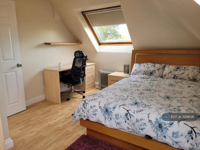 Mabel Street, Woking, GU21 1 bed in a house share to rent £775 pcm £179 pw