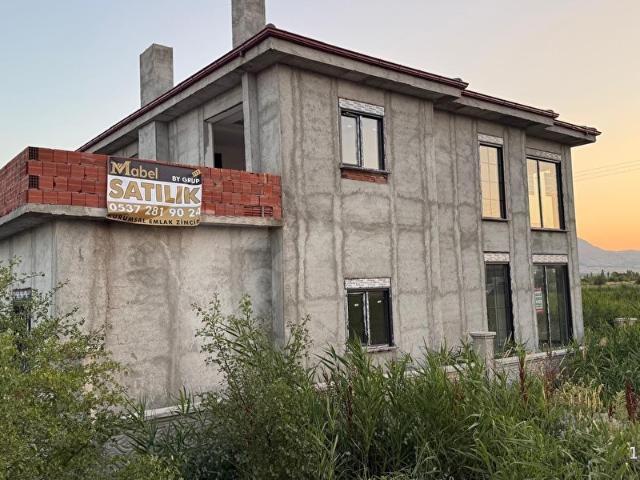 MABEL'DEN 560 M2 İÇERİSİNDE LÜX 4+1 VİLLA