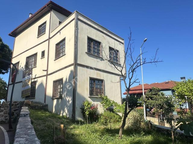 mabelden Denize Ve Ana Yola Sıfr Tarihi Dokusu İle Eşsiz Yalı