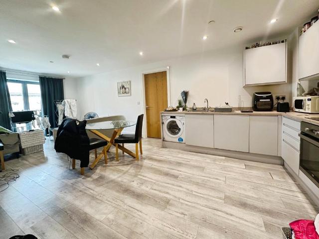 Mabgate, Leeds, West Yorkshire, LS9 2 bed flat to rent £1,295 pcm £299 pw