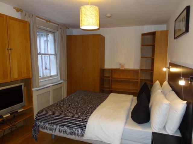 Mabledon Place Studio to rent £2,015 pcm £465 pw